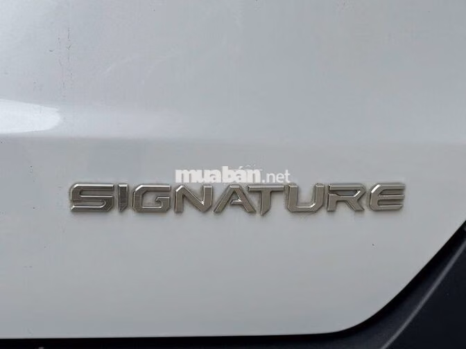Kia Carnival Signature 2025 Dầu 18.000 km Trắng