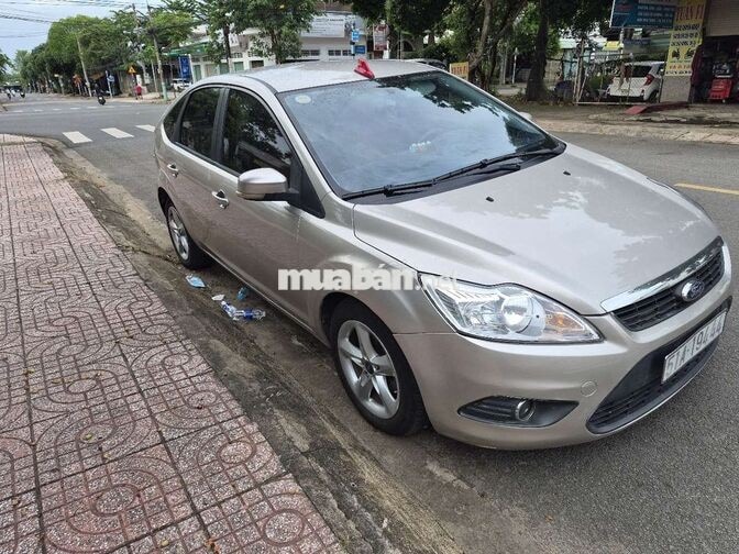 Ford Focus 2011 Tự động Xăng Vàng cát