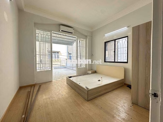 NHÀ MỚI 100% LÝ THƯỜNG KIỆT — TIỆN QUA UEH - ĐH BÁCH KHOA - HUFLIT
