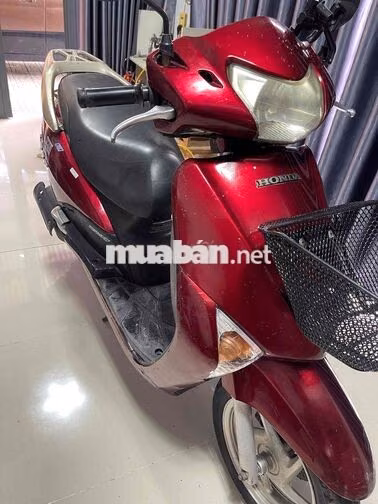 Honda Lead màu đỏ