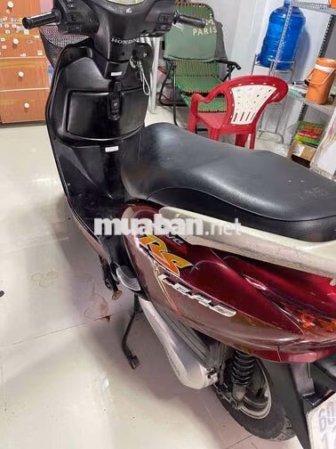 Honda Lead màu đỏ
