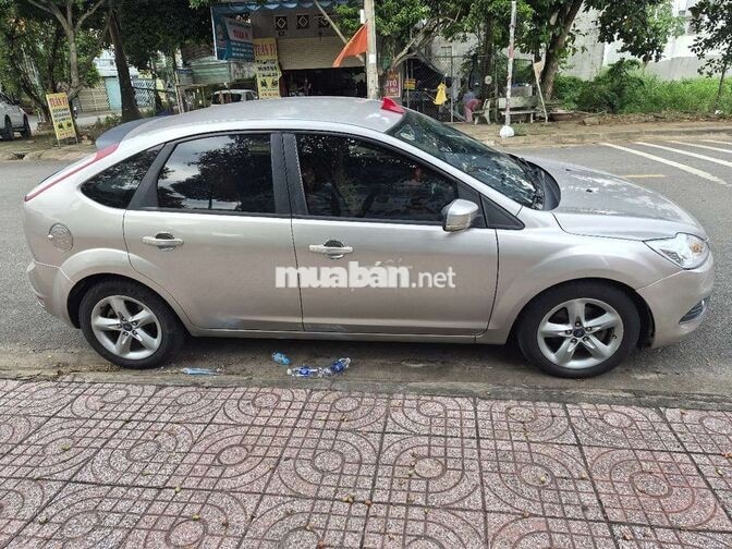 Ford Focus 2011 Tự động Xăng Vàng cát
