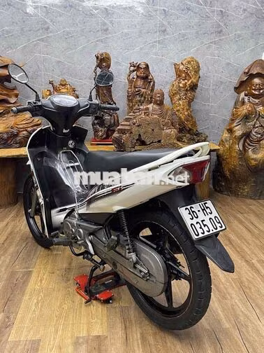 Yamaha Sirius fi dàn áo đẹp, máy bao êm ru