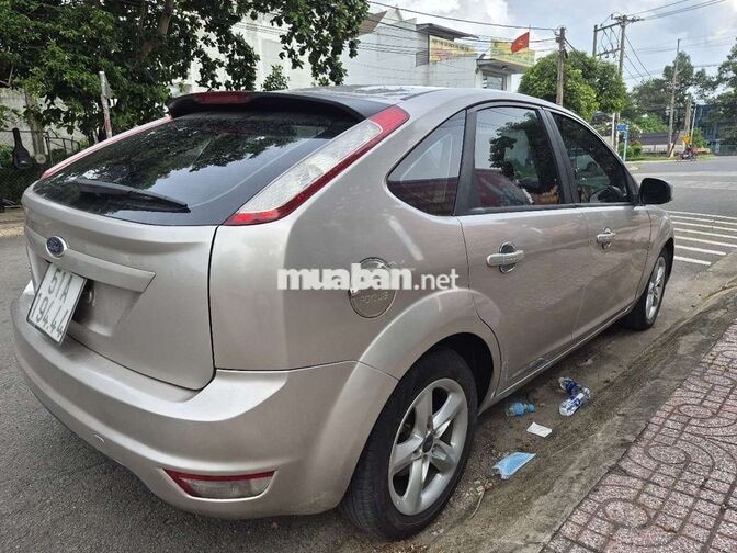 Ford Focus 2011 Tự động Xăng Vàng cát