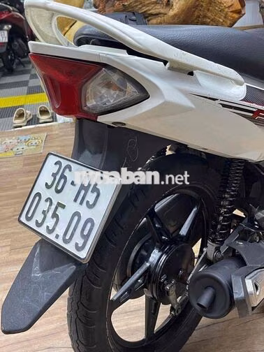 Yamaha Sirius fi dàn áo đẹp, máy bao êm ru