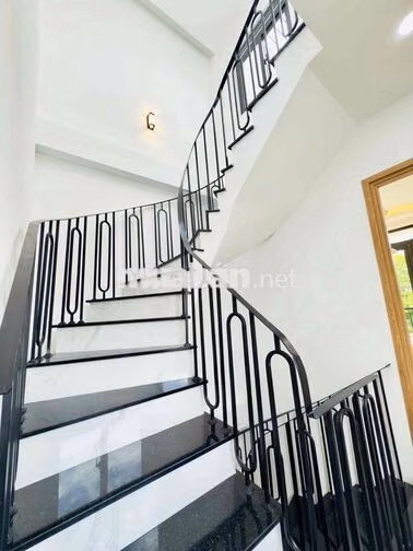 Mặt tiền Lò Gốm Q6 view sông hơn 7Tỷ dtsd gần 200m2