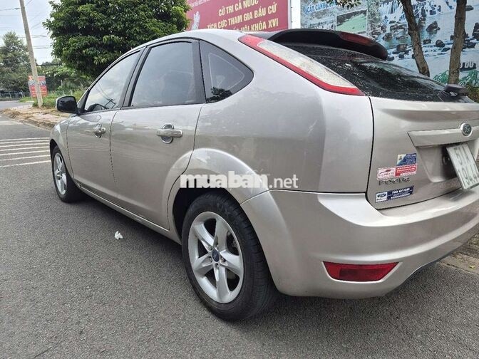 Ford Focus 2011 Tự động Xăng Vàng cát