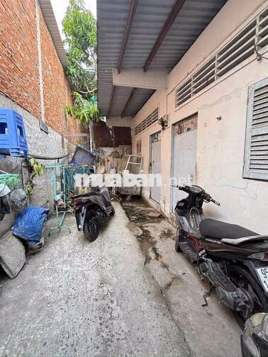 BÁN ĐẤT TẶNG 3 PHÒNG TRỌ HÊM ĐỐI DIỆN CỔNG BV DA LIỄU TP CẦN THƠ