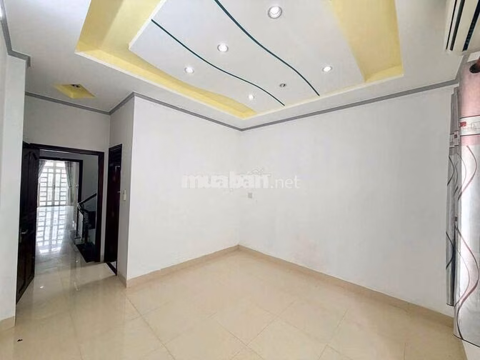 Nhà trệt 2 lầu 4PN đường Lê Chân KDC 91B