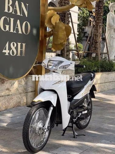 Honda Wave a 110 màu trắng nguyên bản!