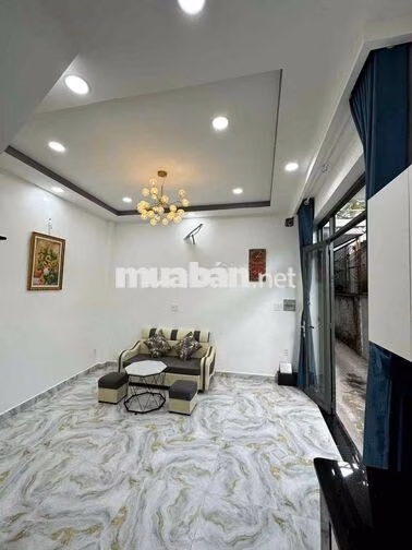 NNC 1 trệt 1 lầu 1 PN 2wc có nội thất Nơ Trang Long