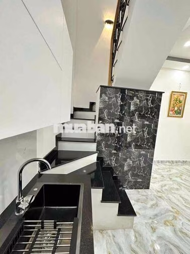 NNC 1 trệt 1 lầu 1 PN 2wc có nội thất Nơ Trang Long