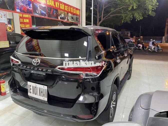 Toyota Fortuner 2019 2.4G 4x2 AT Đen