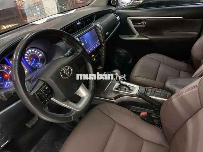 Toyota Fortuner 2019 2.4G 4x2 AT Đen