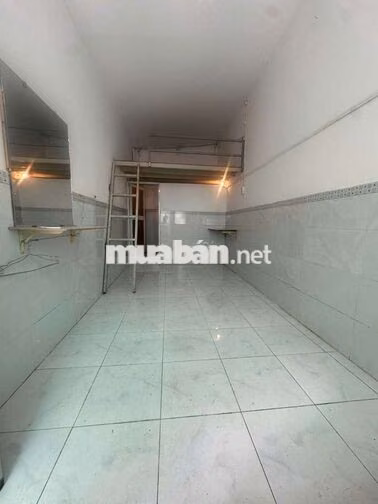 cách trường Đại học Văn Hiến 500 m, giờ tự do ,gần nhà xe Chín Nghĩa