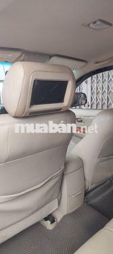 Toyota Fortuner 7 chỗ Số tự động Xăng Đen