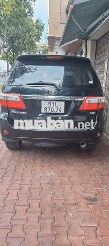 Toyota Fortuner 7 chỗ Số tự động Xăng Đen