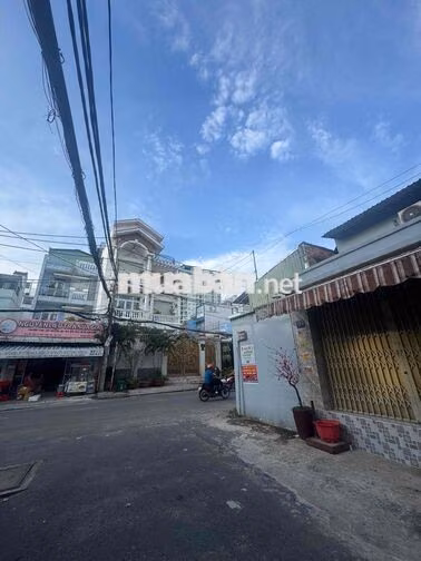 cho thuê nhà nhỏ quận tân phú bên hông trường thcs hiệp tân