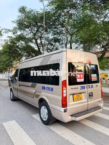 Ford Transit 2016 16 chỗ xe như mới