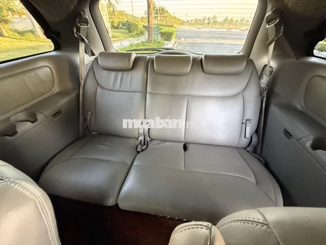 Toyota Sienna LE 2008 Tự động Bạc 7 chỗ