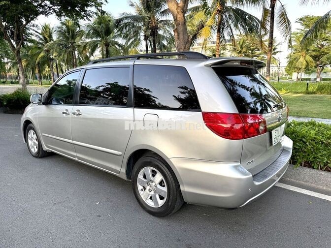 Toyota Sienna LE 2008 Tự động Bạc 7 chỗ