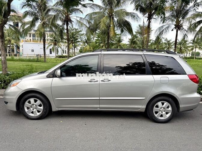 Toyota Sienna LE 2008 Tự động Bạc 7 chỗ