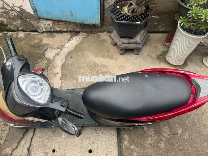 SYM Attila Đỏ đen Việt Nam