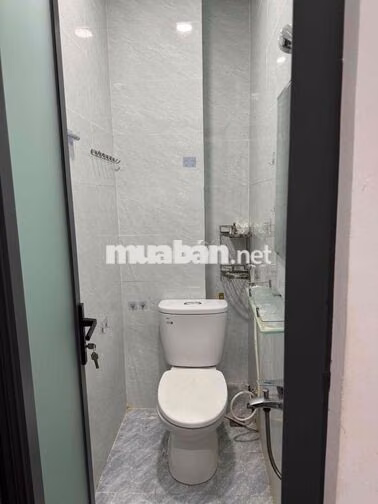 phòng cho thuê giá rẻ free nước, wifi, wc trong phòng