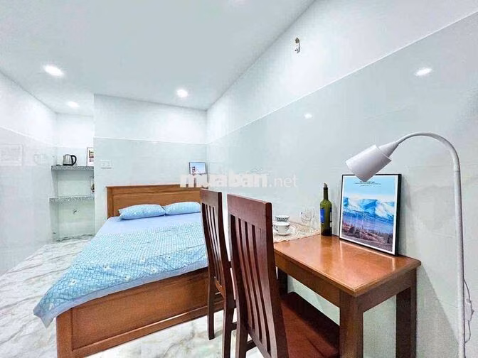 Trống sẵn phòng studio cửa sổ thang máy gần dh Sư phạm