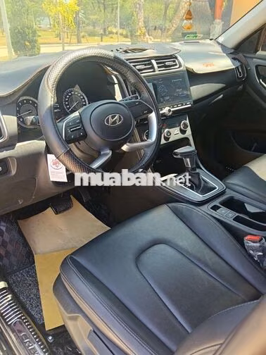 Hyundai Creta Tiêu Chuẩn 2023 Đỏ 28.000 km