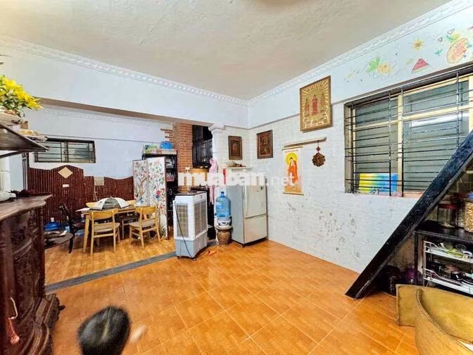 Căn góc chung cư Hồ Đền Lừ 64m2 T2 giá 4.4 tỷ 2 thoáng sổ đỏ CC có TL