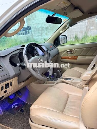 Toyota Fortuner 2009 Tự động Bạc