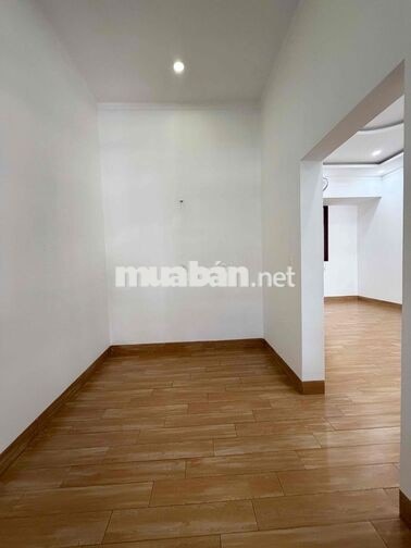 Nhờ ACE môi giới BĐS bánn giúp em - Nhà Chính chủ - Nở hậu