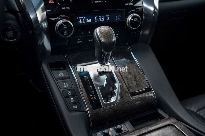 Toyota Alphard Lounge 2018 Đen 80000 km
