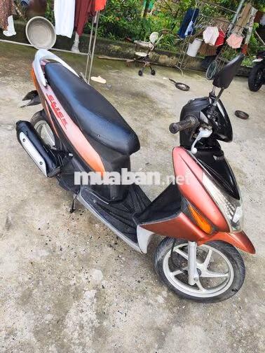 Honda Click  màu Đỏ máy zin chất khỏe êm