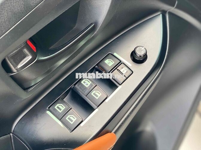 Toyota Innova 2.0E MT 2018 Đồng ánh kim