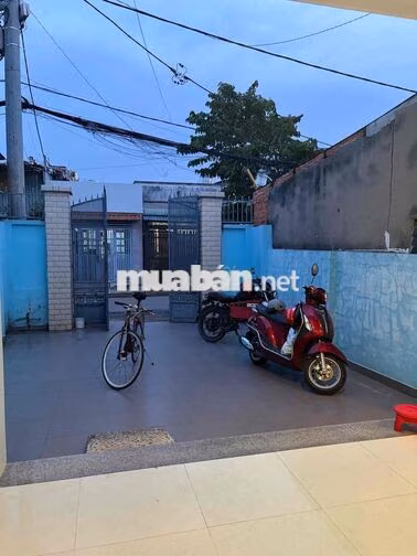 Cho thuê Nguyên căn 100m2 ngõ oto đậu hóc môn