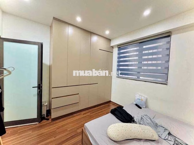 Bán căn chung cư với phố Nghiêm Xuân Yêm 60m2 T12 giá 4.9 tỷ sổ đỏ CC