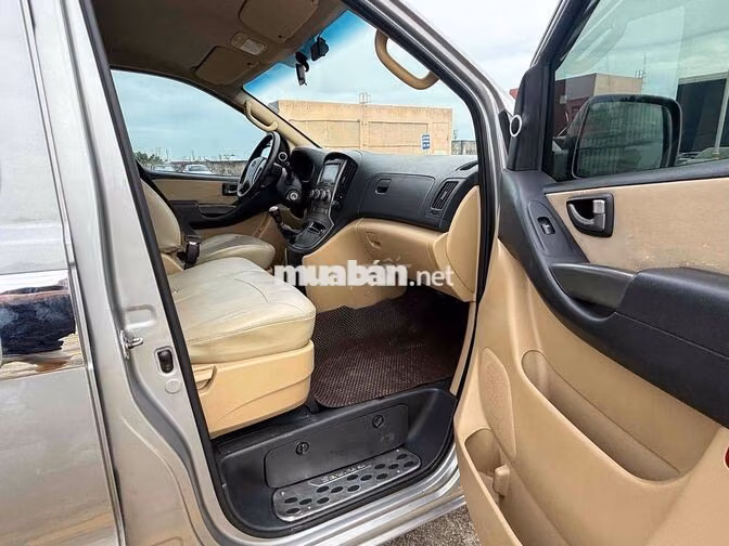 Hyundai Starex 2013 Bạc Số sàn 9 chỗ