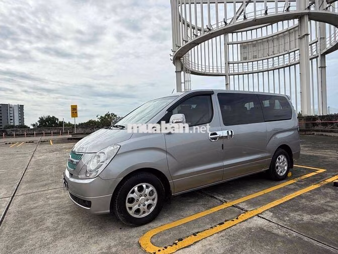 Hyundai Starex 2013 Bạc Số sàn 9 chỗ