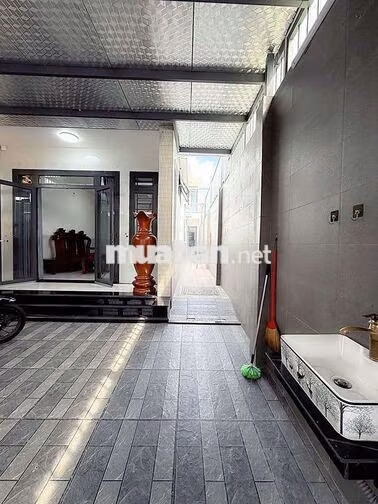 Cho thuê nhà 162m2 ngang 6 KDC Hố Lang