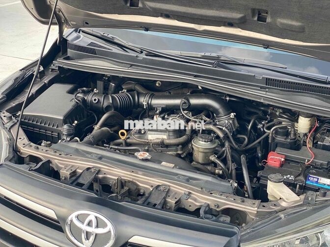 Toyota Innova 2.0E MT 2018 Đồng ánh kim