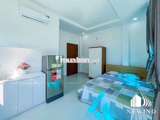 Cho thuê phòng ban công, mới xây. Kế bên PMH, gần UFM, NTTU, TDTU ULAW