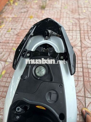 Honda Vision 217 Bạc Zin chất Sơn mới