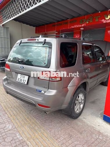Ford Escape XLS Xám 5 chỗ