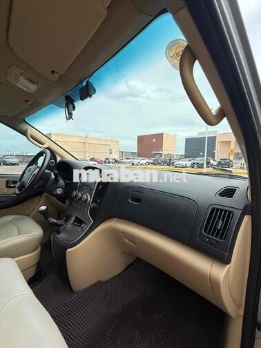 Hyundai Starex 2013 Bạc Số sàn 9 chỗ