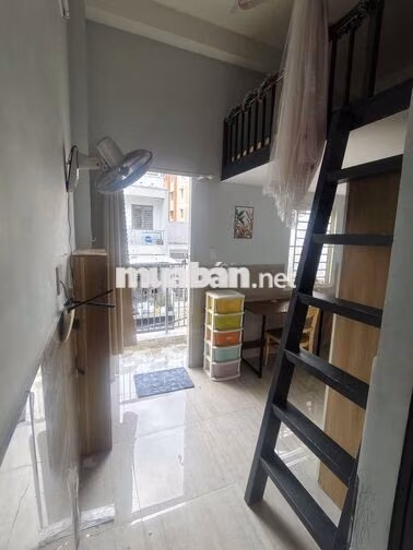 Cho thuê phòng trọ có gác và ban công rộng