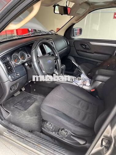 Ford Escape XLS Xám 5 chỗ