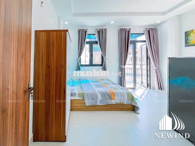 Cho thuê phòng ban công, mới xây. Kế bên PMH, gần UFM, NTTU, TDTU ULAW
