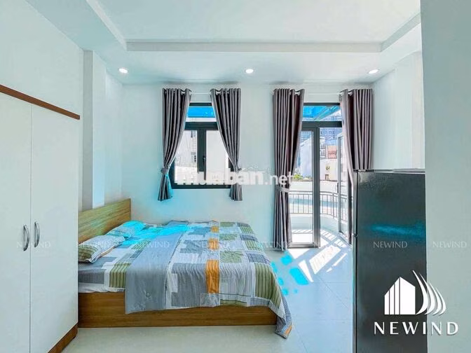 Cho thuê phòng ban công, mới xây. Kế bên PMH, gần UFM, NTTU, TDTU ULAW